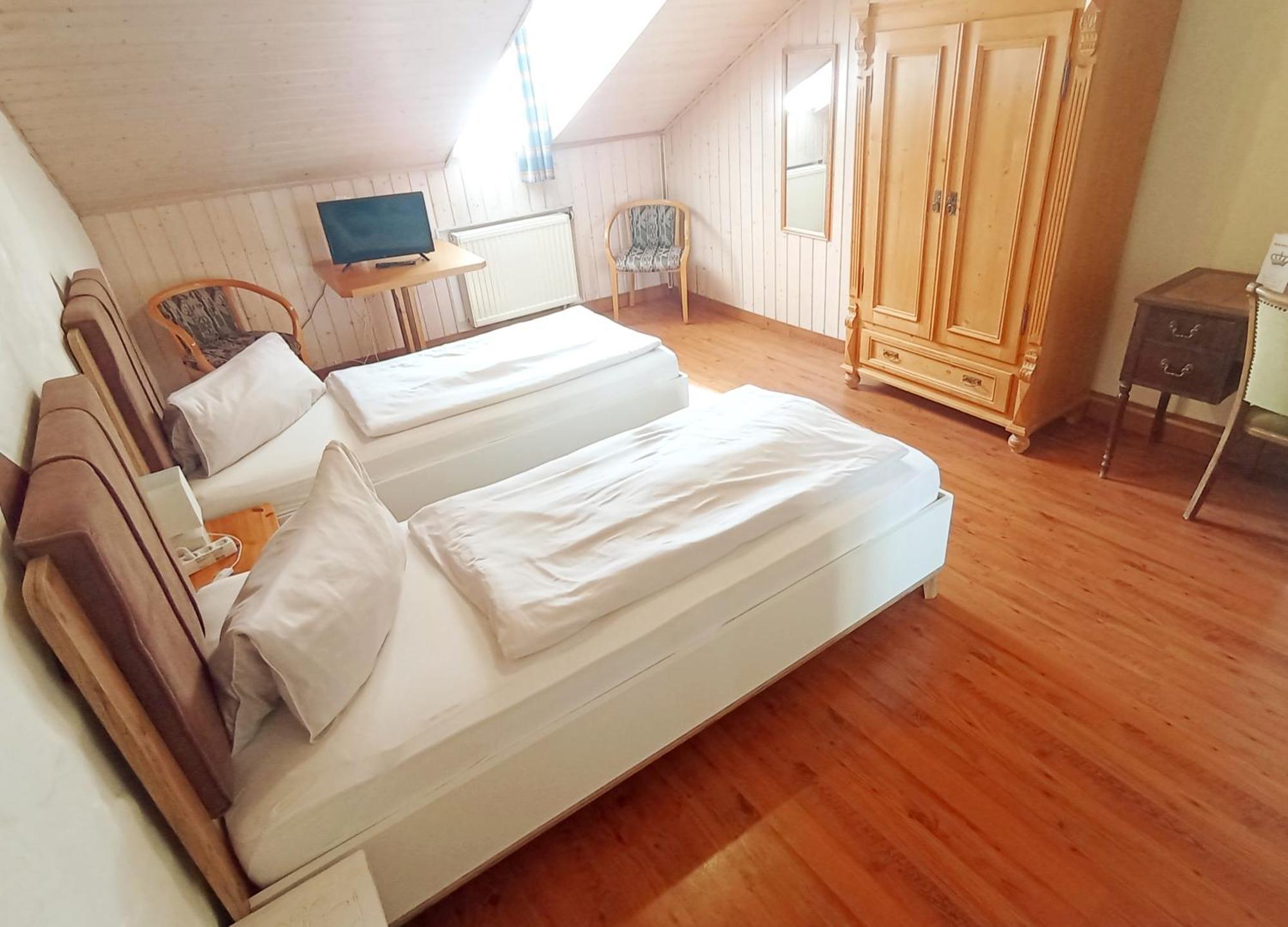 Hotel-Restaurant-Krone Bad Brueckenau Ngoại thất bức ảnh